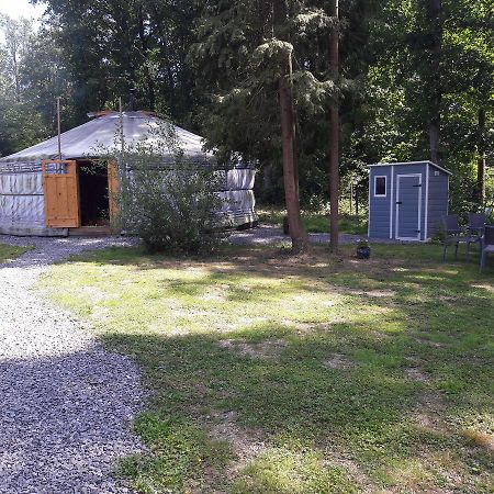 La Yourte Au Pays Des Rennes Érezée Exterior foto